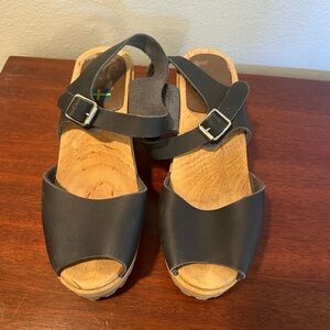 MIA Black Leather Sandals with Wooden Sole